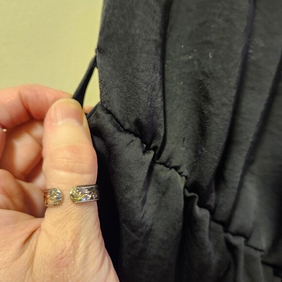 CUTE AND FUN UPSCALE BLACK ROMPER WITH RUFFLED SHOULDER~ - Picture 9 of 11